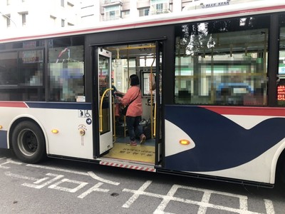 「台灣公車啥時嗶卡」留學生好亂！　PTT超舊系統也成未解謎題