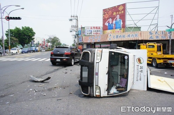 ▲大寮發生車禍。（圖／記者洪靖宜攝）