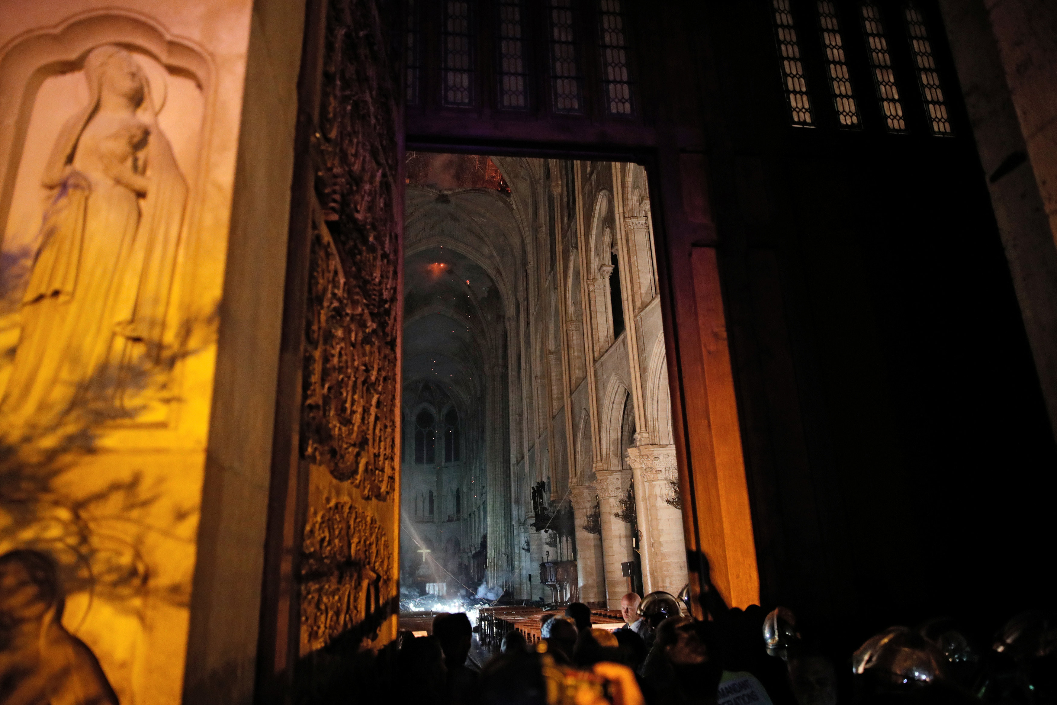 ▲法國巴黎聖母院（Cathédrale Notre-Dame de Paris）內部畫面曝光。（圖／路透社） 