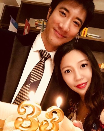 ▲王力宏和女兒替老婆李靚蕾慶生。（圖／翻攝自李靚蕾Instagram）