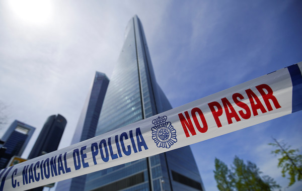 ▲▼澳洲駐西班牙馬德里大使館傳遭炸彈威脅　警方緊急關閉所在地「太空塔」。（圖／路透）