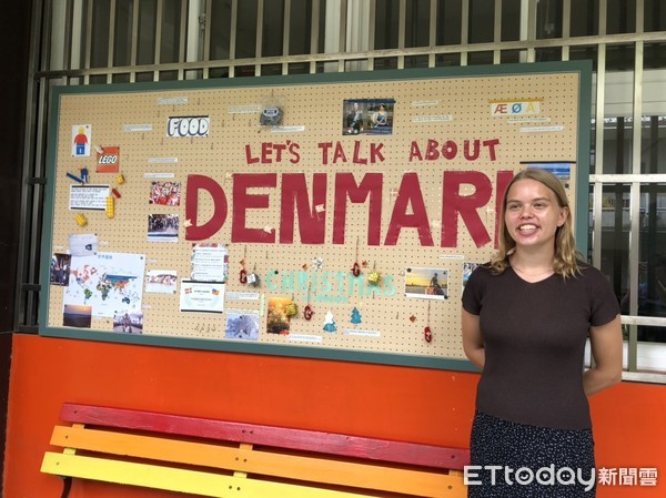 ▲18歲丹麥籍志工Astrid，於去年9月自費到台灣台南市新市國中進行英語教學服務，如今己超過半年，她非常享受服務樂趣，很開心成為新市大家庭的成員。（圖／記者林悅翻攝）