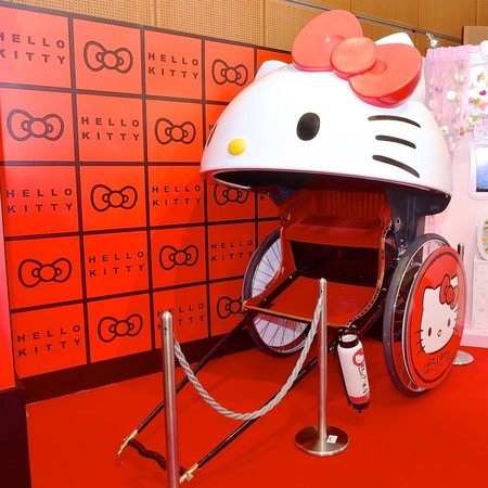 ▲▼東京淺草三麗鷗專賣店,Hello Kitty人力車。（圖／翻攝自dtimes）