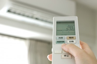 冷氣「頻繁開關or一直開著」哪個省電費？　一天分段時間不同可決定