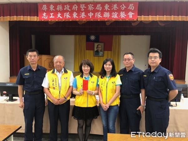 ▲▼屏東東港警分局志工隊             。（圖／記者陳崑福翻攝）