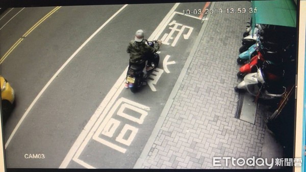 ▲台南市警二分局破獲台南市火車站周邊停放之電動自行車竊案，查獲周姓外勞竊嫌等5人，起獲11部電動自行車。（圖／記者林悅翻攝，下同）