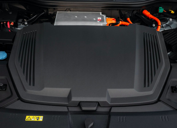 ▲▼ Audi e-tron因電池短缺產量下修 。（圖／翻攝自Audi）