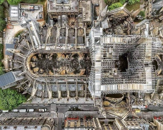 ▲▼ 法國巴黎聖母院因大火受到重創。（圖／翻攝自臉書／Notre Dame de Paris） 