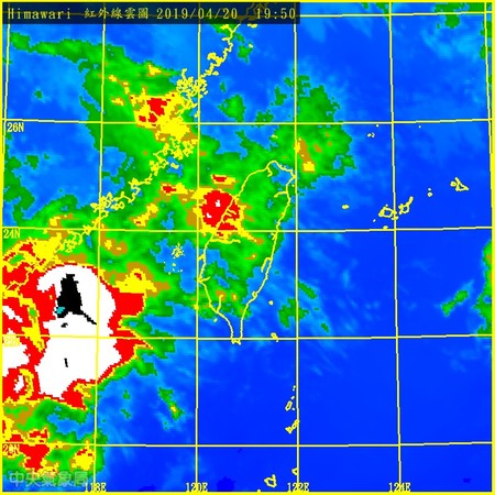 ▲▼一大坨雨帶靠近！台南以北「強風雨夜襲」　全台再灌雨1天。（圖／中央氣象局）