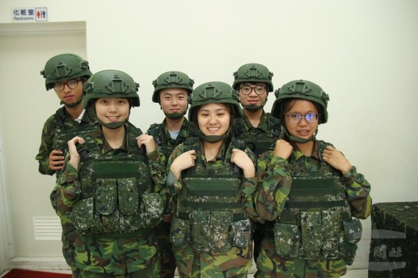 陸軍裝甲542旅協辦青春活力戰鬥營　落實全民國防