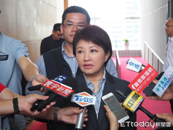 ▲盧秀燕認為，中捷人才錄用方式，依議會決議辦理      。（圖／記者鄧木卿攝）