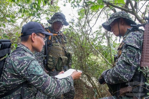 148期偵搜專長班第三階段課程　學員強化偵蒐技能。（圖／軍聞社）