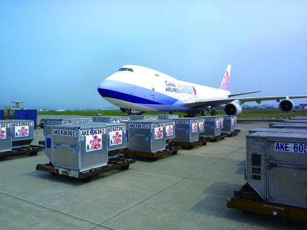 ▲▼華航貨運榮獲台灣首家國際航空運輸協會醫藥品冷鏈運輸國際認證。（圖／華航提供）