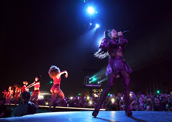 ▲▼亞莉安娜（Ariana Grande）登上Coachella主秀演出。（圖／CFP）
