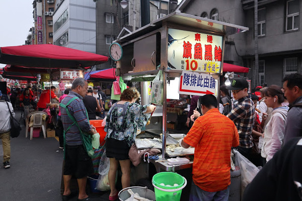 ▲艋舺夜市銅板價美食大集合。（圖／Joe愛吃喝玩樂提供）