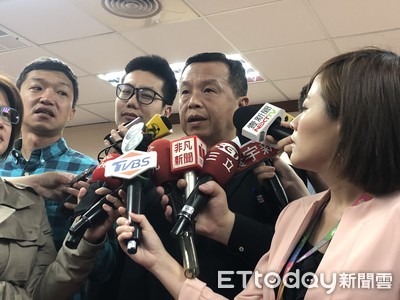 路透社:法国军舰月初通过台湾海.