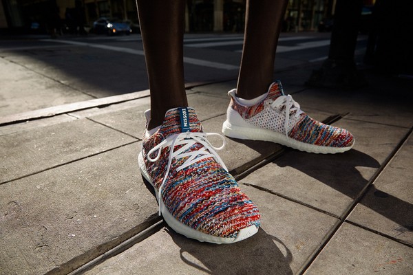 ▲adidas X Missoni首次聯名推出三款混色針織的Ultraboost，打造時尚逸品。（圖／品牌提供）