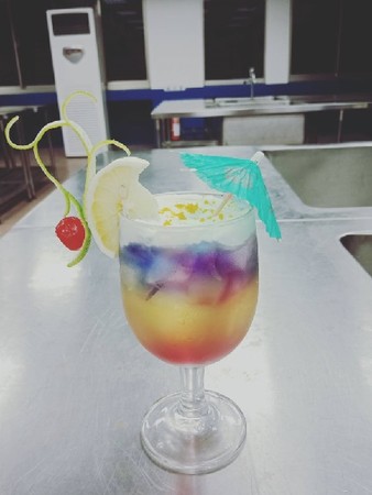 ▲▼ 稻江大學餐飲管理學系創意巧思將茶入菜，全國茶食尚茶餐飲美食研發競賽奪銀。（圖／記者翁伊森翻攝，下同）