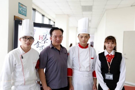 ▲▼ 稻江大學餐飲管理學系創意巧思將茶入菜，全國茶食尚茶餐飲美食研發競賽奪銀。（圖／記者翁伊森翻攝，下同）