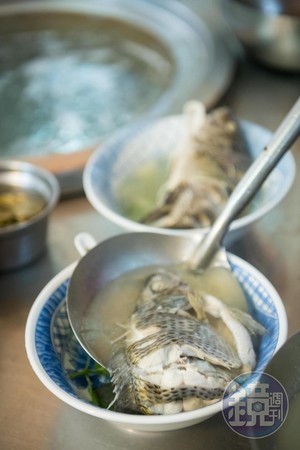 鮮魚湯數量有限，什麼時候會售罄，連老闆也說不準。