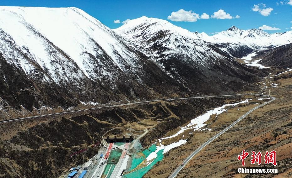 ▲▼海拔4752公尺！世界最高「西藏米拉山隧道」正式通車。（圖／中新社）