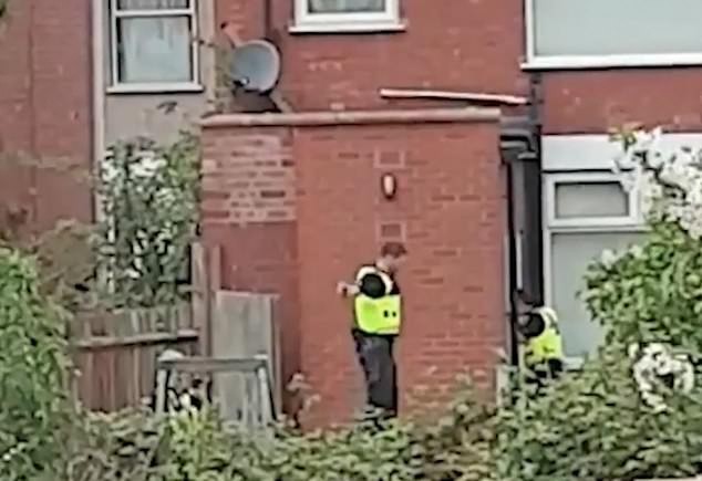 圖／翻攝自TWITTER@Coventry policeman