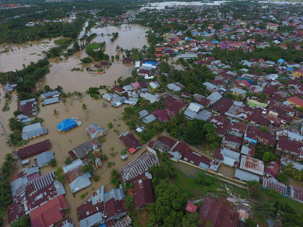 ▲印尼,洪水。（圖／路透社）