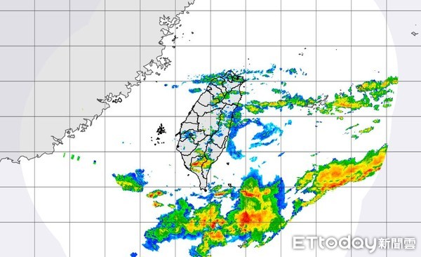 ▲▼雖然鋒面已經通過，但全台各地仍受殘留水氣影響。（圖／氣象局）