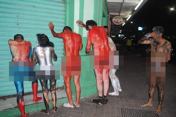 ▲▼墨西哥集團把敵人畫成復仇者聯盟，逼迫裸體遊街。（圖／翻攝自推特@R_CodigoRojo）