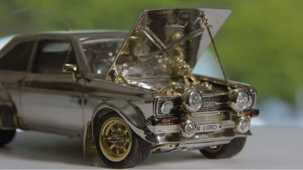 ▲鑽石黃金打造福特Escort模型。（圖／翻攝福特）