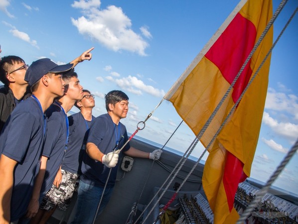 南沙研習營師生隨艦南偵　深化我國南海主權意識