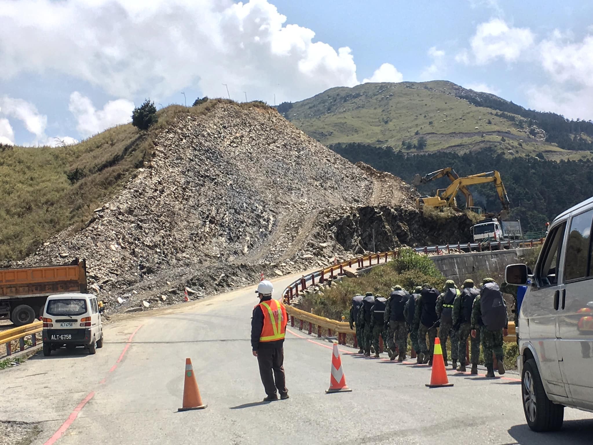 ▲▼合歡山遭到公路總局不當開發。（圖／翻攝自「台灣生態學會」臉書）