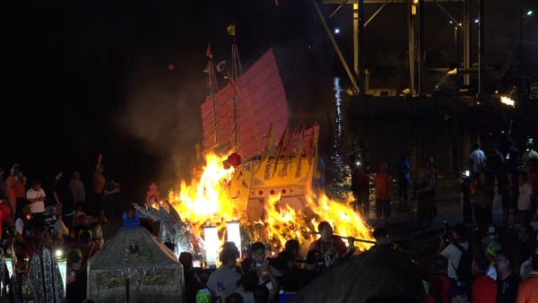 ▲▼ 東石鄉塭港福海宮送王船祭典。（圖／嘉義縣政府提供，下同）