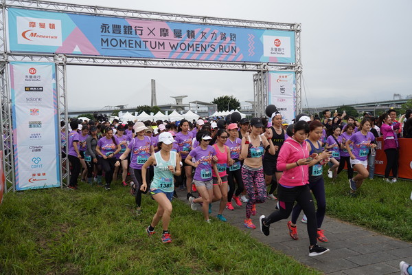 ▲摩曼頓女力路跑、閻奕格。（圖／摩曼頓提供）