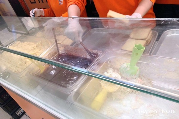 ▲「人氣歌謠三明治」在江南站設點開賣。（圖／Shanny提供）