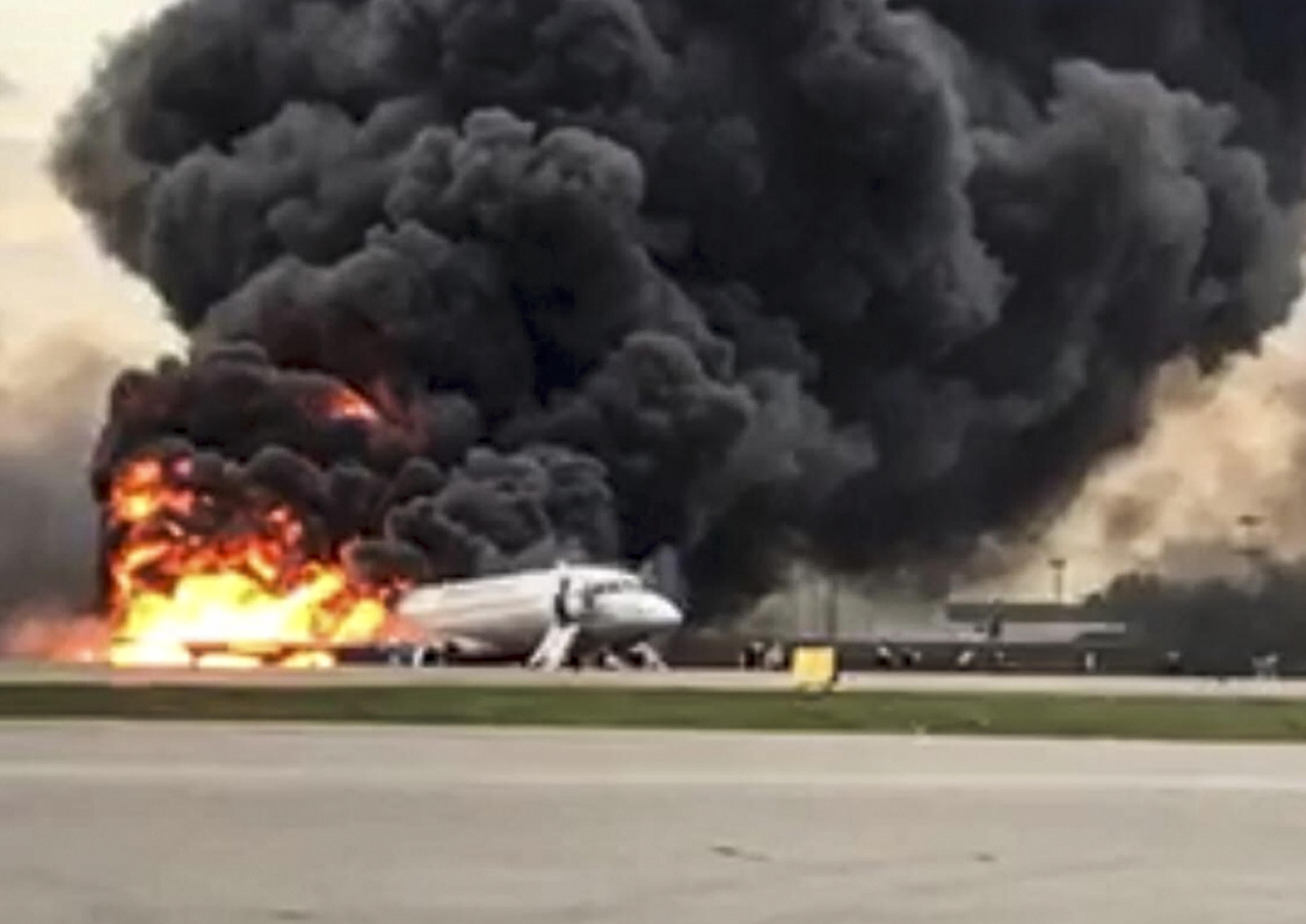 ▲▼ 俄羅斯航空（Aeroflot）一架客機5日緊急迫降起火，奪去41條寶貴性命。（圖／達志影像／美聯社）