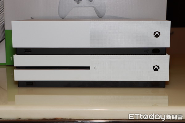 ▲搶先開箱！Xbox One S 數位版遊戲主機今日上市 。（圖／記者周之鼎攝）