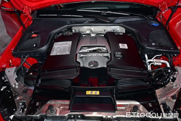 誓言直擊保時捷Panamera　賓士AMG GT 4-Door Coupe「518萬」起正式登台（圖／記者游鎧丞攝）