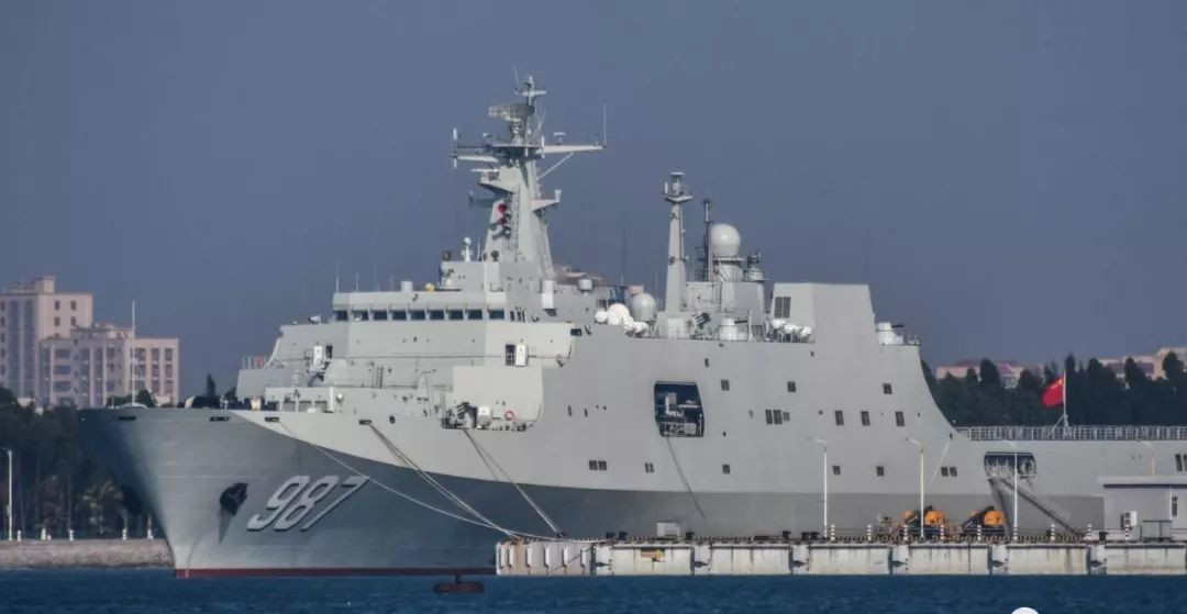 ▲▼解放軍071型兩棲船塢登陸艦「五指山艦」。（圖／翻攝自新浪軍事）