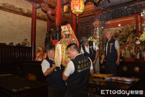 ▲▼  新港奉天宮開台媽祖駐台400年，馨護台灣騎島平安，環台賜福活動擲杯典禮。（圖／新港奉天宮提供，下同）