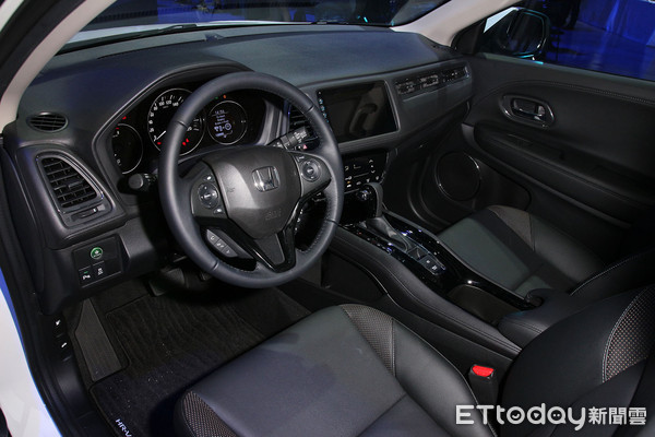 ▲降價1.2萬！Honda HR-V小改款上市　微整型＆標配6氣囊更安全。（圖／記者張慶輝攝）