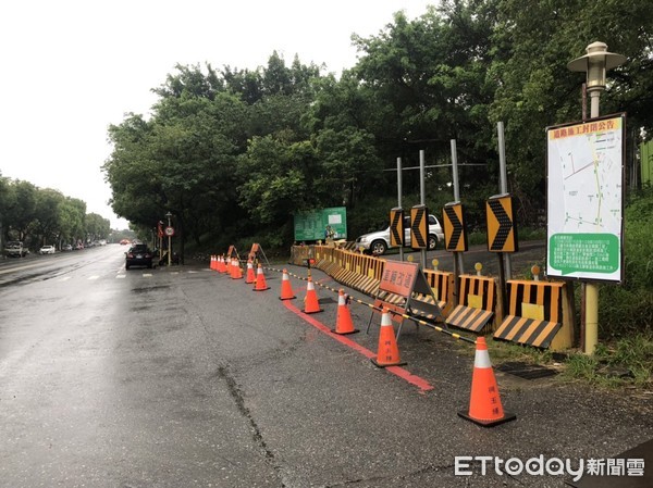 ▲▼花蓮市新興路近日進行支線道路拓寬工程，即日封閉花蓮工校及陸軍聯勤二支部之間的巷道。（圖／花蓮市公所提供，下同）