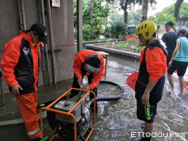 ▲▼鳳岡國中積水。（圖／記者陳凱力翻攝）