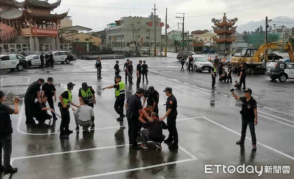 ▲集集分局15日進行快速反應打擊部隊演練。（圖／集集分局提供）