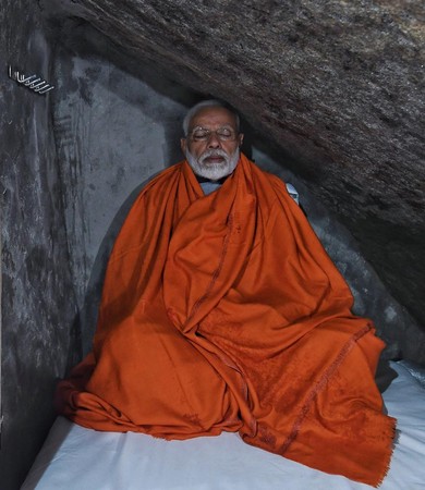 ▲▼印度國會大選結束前，總理莫迪前往山洞冥想。（圖／翻攝自推特／@BJP4India） 