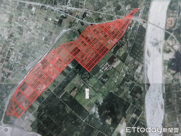 ▲紅色區域為花蓮鳳林鎮太陽能電廠預計設置地點，面積高達600公頃。（圖／記者王兆麟翻攝）