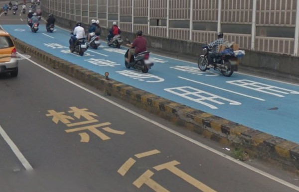 ▲▼機車專用道。（圖／翻攝Google Map）