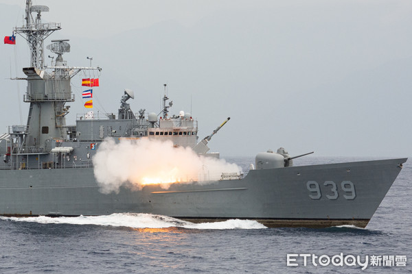 ▲▼海軍東部海域戰備任務訓練,海空聯合反潛,濟陽級巡防艦宜陽艦發射反潛火箭。（圖／記者季相儒攝）