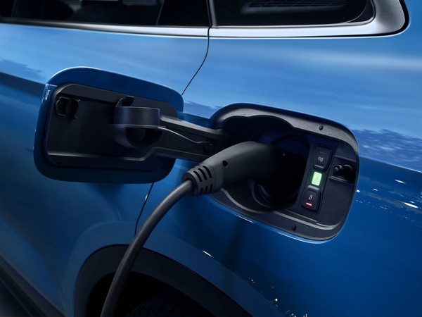 ▲▼Audi推出Q5 TFSI E quattro插電式油電混合車型。（圖／翻攝自Audi）