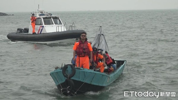 ▲ 4名陸籍私闖「草嶼島」海釣 金門海巡依法逮捕。（圖／記者郭世賢翻攝）